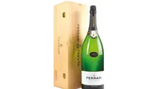 Bottiglia da 3 litri di Ferrari Brut, con la sua elegante cassa in legno.