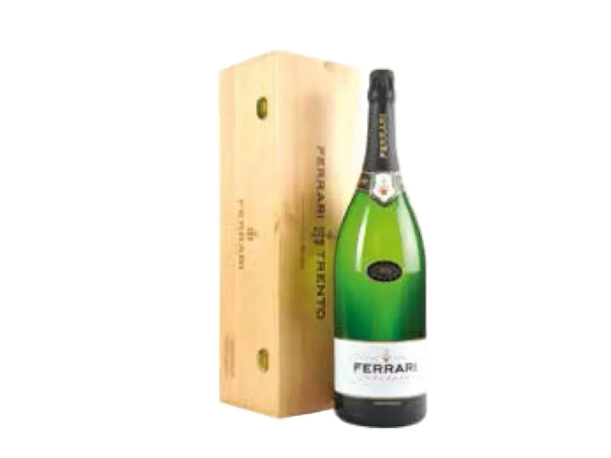 Bottiglia da 3 litri di Ferrari Brut, con la sua elegante cassa in legno.